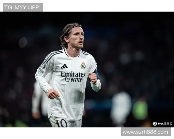 头戴足球明星的荣耀与梦想：他们如何在绿茵场上书写传奇