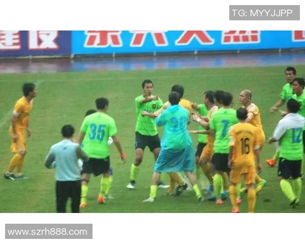 英国足球明星莅临中国展开友谊赛活动引发球迷热烈关注与期待